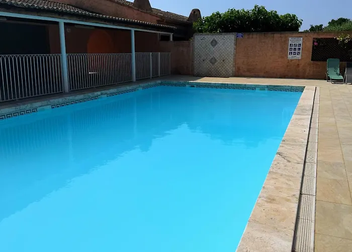 La Dolce Avec Piscine 度假居